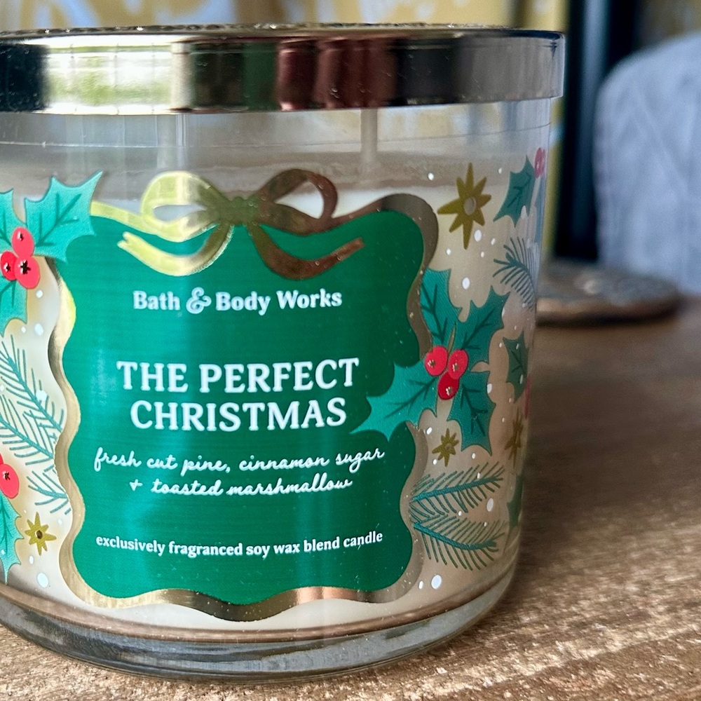 Bath & Body Works “The Perfect Christmas” 3-Wick Candle